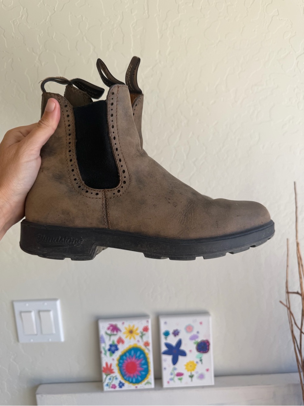 Blundstone woman’s Chelsea Boot (7.5 ) W10.5